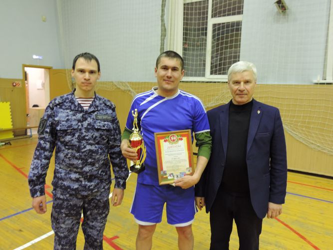 В УВО Росгвардии по Республике Татарстан прошла товарищеская встреча по волейболу, посвященная Дню защитника Отечества