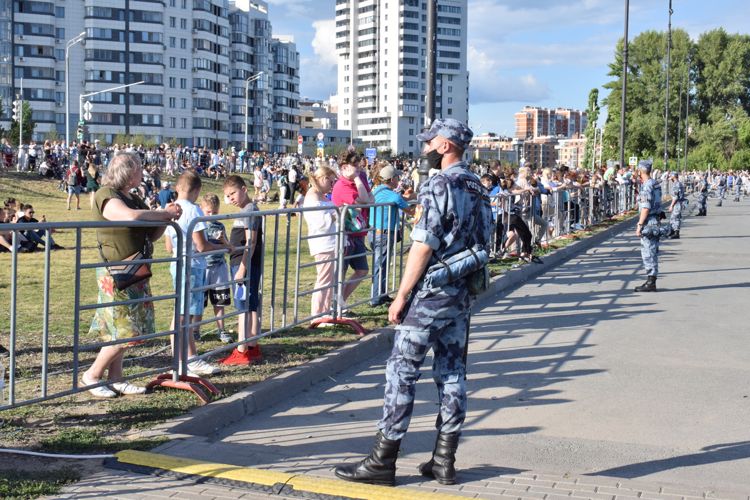 В Казани Росгвардия приняла участие в авиационном празднике «Я выбираю небо!» и обеспечении общественного порядка и безопасности