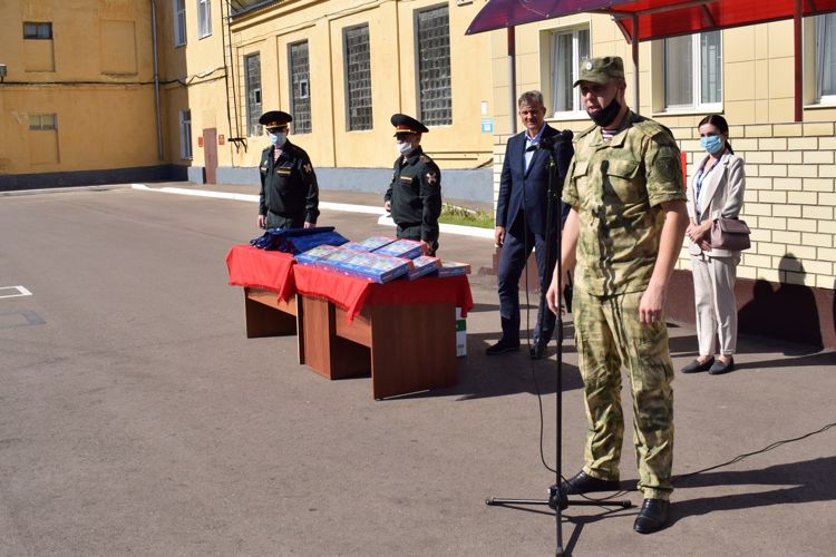 В казанском батальоне Росгвардии состоялось мероприятие для школьников, посвященное началу нового учебного года. 