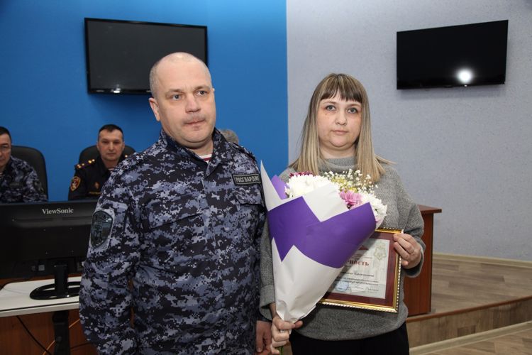 В Зеленодольске глава муниципального района вручил награды сотрудникам территориального отдела вневедомственной охраны Росгвардии