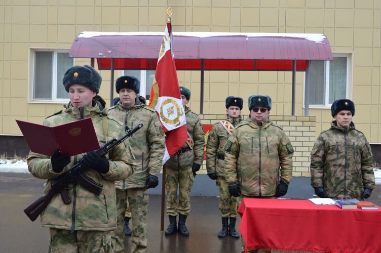 Военнослужащие казанского батальона Росгвардии по охране ВГО приняли присягу