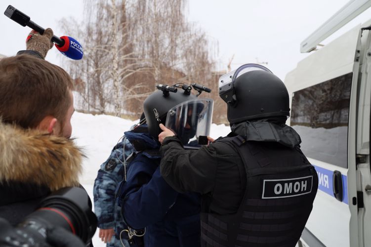 В казанском ОМОН Росгвардии журналистам рассказали о работе инженерно-технического отделения
