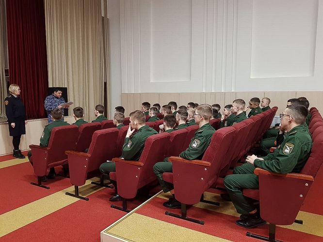 В г. Нижнекамске сотрудники ОВО Росгвардии провели мероприятия, посвященные Дню образования войск национальной гвардии Российской Федерации
