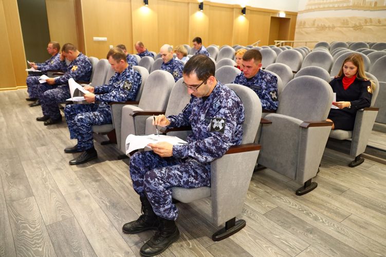 В Казани росгвардейцы приняли участие в Международной исторической акции «Диктант Победы»