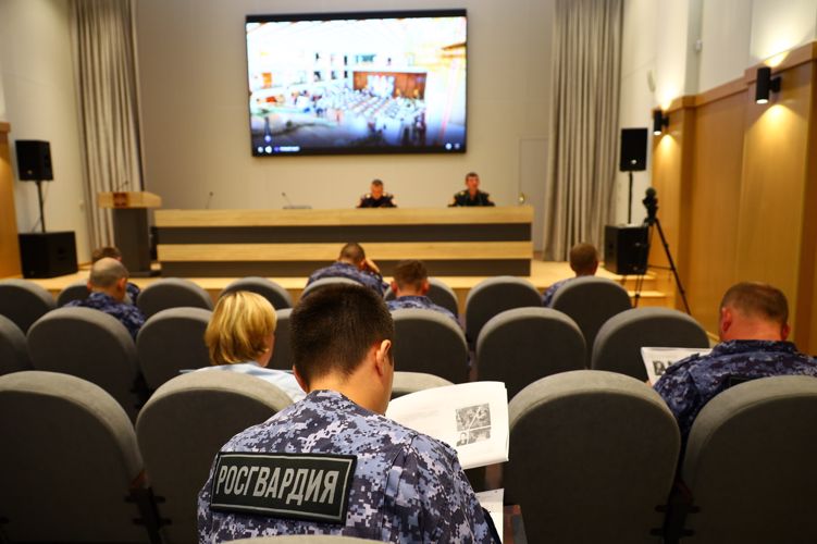В Казани росгвардейцы приняли участие в Международной исторической акции «Диктант Победы»