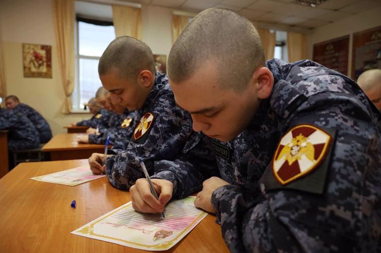 В Татарстане росгвардейцы присоединились к всероссийской ведомственной акции «С любовью к маме»