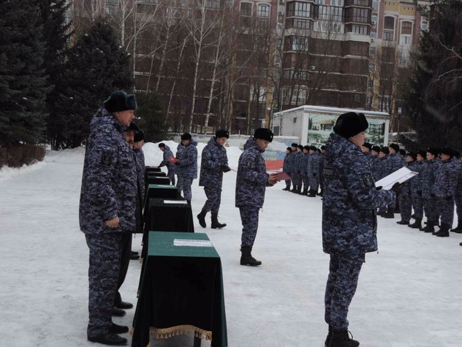 В Казани сотрудники вневедомственной охраны Росгвардии торжественно приняли присягу