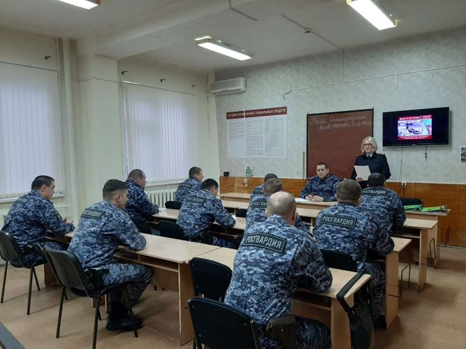 В Нижнекамске сотрудники вневедомственной охраны Росгвардии организовали мероприятия, посвящённые 80-летию Сталинградской битвы 