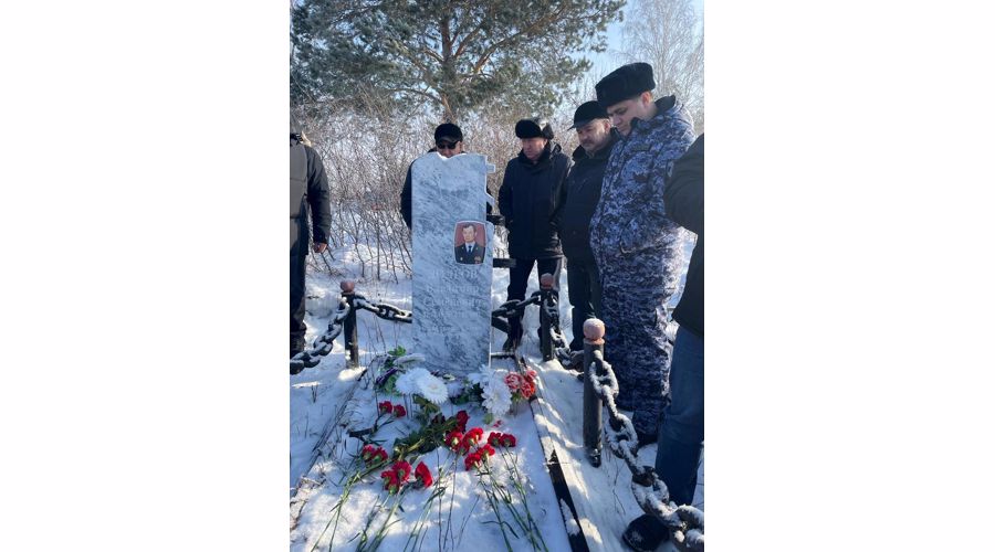 В г. Альметьевске росгвардейцы и ветераны ведомства почтили память погибших при исполнении служебного долга сослуживцев