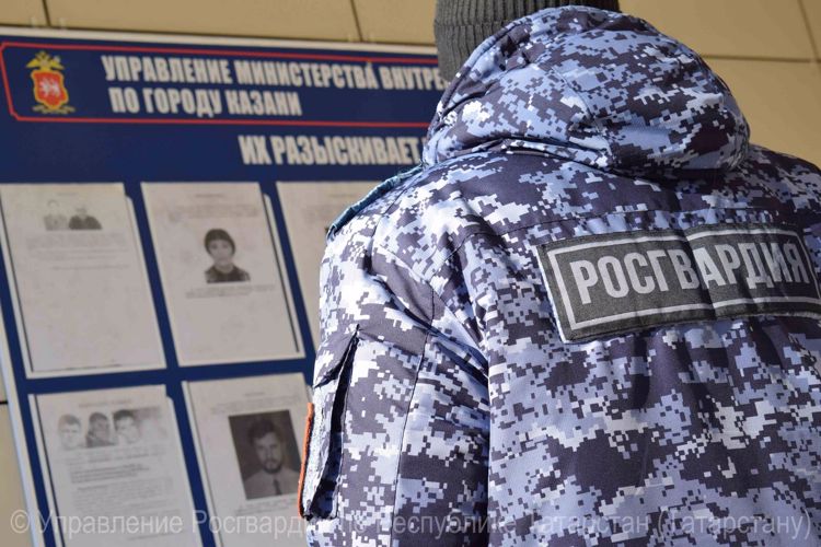 В г. Казани сотрудники вневедомственной охраны Росгвардии задержали объявленных в федеральный розыск граждан