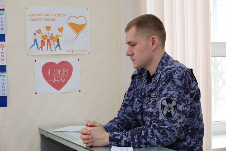 В Казани сотрудники Росгвардии приняли участие в донорской акции по сдаче плазмы крови