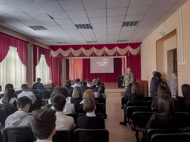 Курсанты Пермского военного института Росгвардии встретились с казанскими старшеклассниками