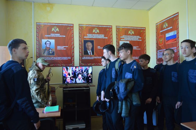 В казанском батальоне по охране важных государственных объектов студентам рассказали о службе в Росгвардии  