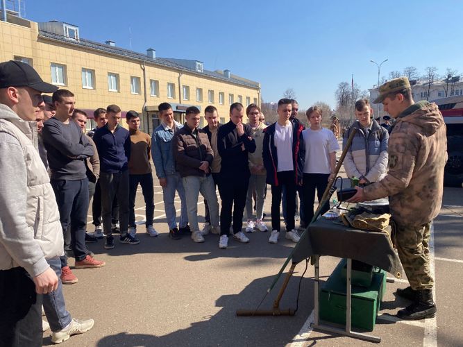В казанском батальоне по охране важных государственных объектов студентам рассказали о службе в Росгвардии  