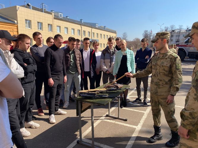 В казанском батальоне по охране важных государственных объектов студентам рассказали о службе в Росгвардии  