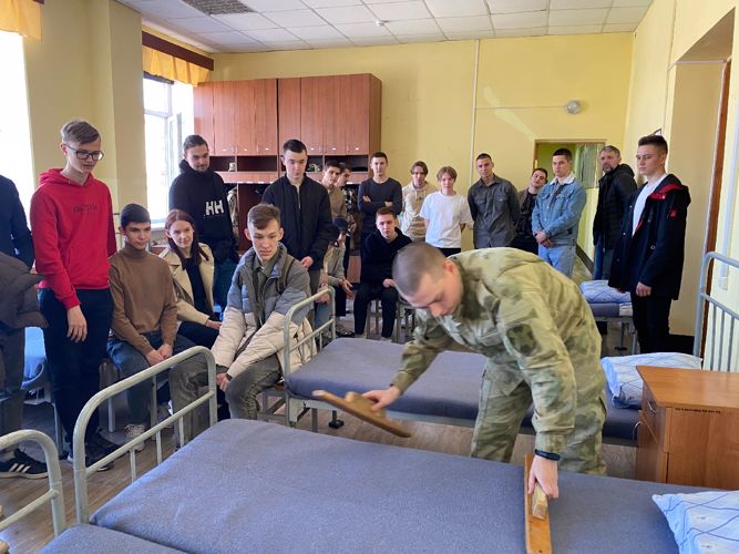 В казанском батальоне по охране важных государственных объектов студентам рассказали о службе в Росгвардии  