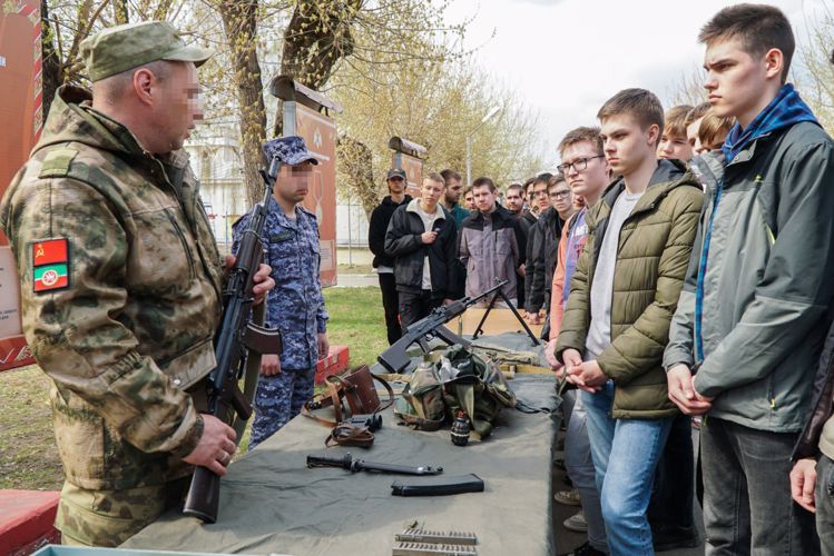 В казанском специальном моторизованном полку Росгвардии провели День призывника
