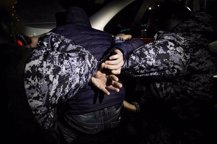 В г. Нижнекамске наряд Росгвардии совместно с полицейскими задержал подозреваемых в грабеже из супермаркета