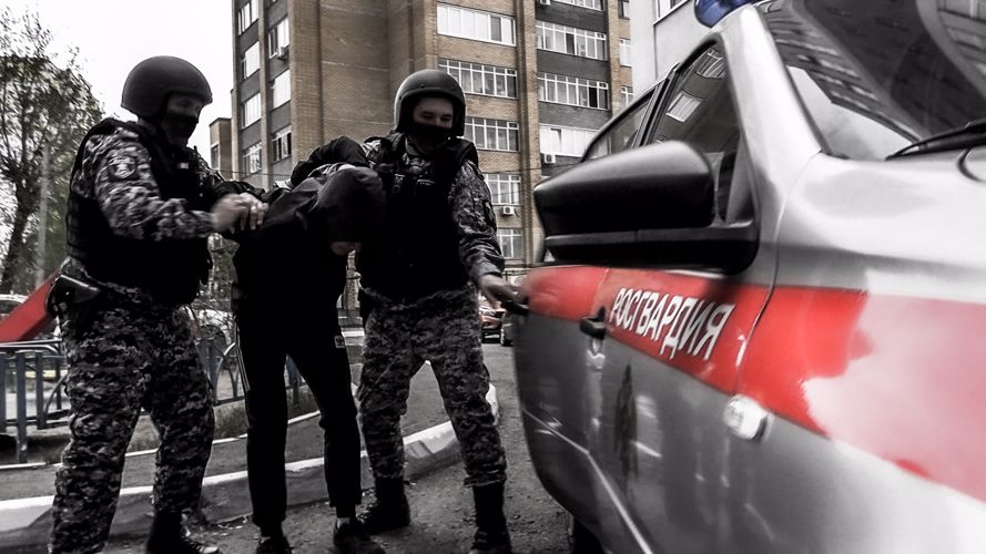 Сотрудники казанского УВО Росгвардии задержали двоих подозреваемых в умышленном причинении тяжкого вреда здоровью охранника автовокзала