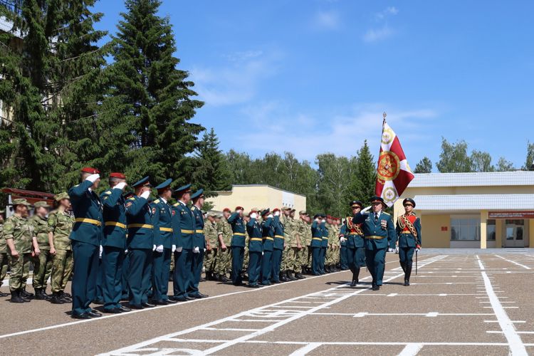 В Казани состоялся ритуал вручения Боевого знамени воинской части Росгвардии