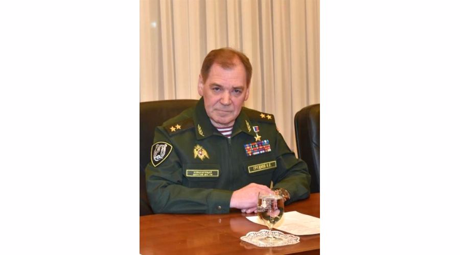 Памятник Герою России генерал-полковнику Игорю Груднову открыли в Республике Татарстан (видео)