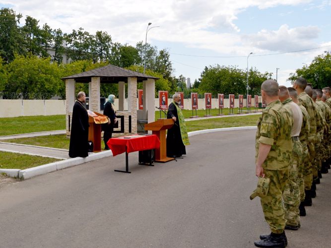 В Казани состоялась торжественная передача походных икон воинским частям Росгвардии