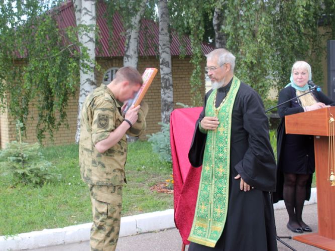 В Казани состоялась торжественная передача походных икон воинским частям Росгвардии