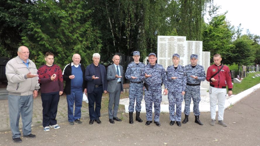 В Республике Татарстан сотрудники и ветераны Росгвардии приняли участие в мероприятиях, посвящённых Дню памяти и скорби
