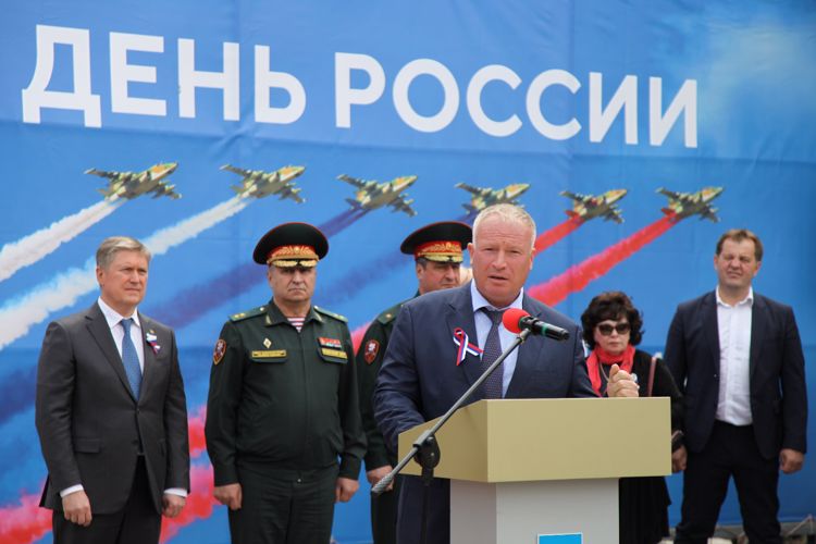 Памятник Герою России генерал-полковнику Игорю Груднову открыли в Республике Татарстан (видео)