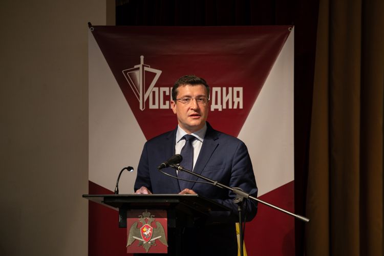 В Нижнем Новгороде генерал-полковник Олег Плохой вручил штандарт командующего Приволжским округом Росгвардии