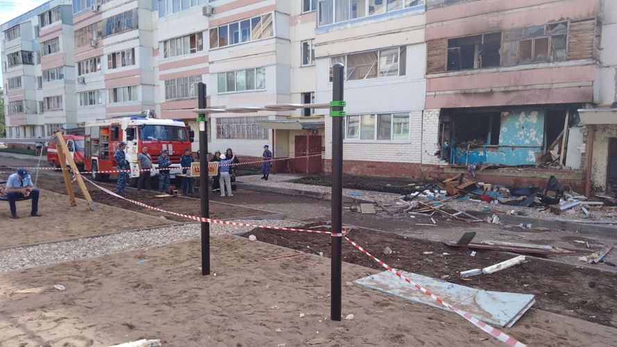 В Нижнекамске росгвардейцы приняли участие в эвакуации жильцов дома, в котором произошел хлопок
