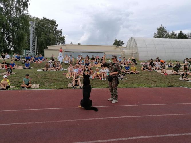 В Татарстане сотрудники Росгвардии провели встречу с кадетами в военно-патриотическом лагере