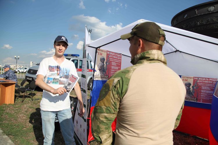 В Казани Росгвардия приняла участие в авиационном празднике «Я выбираю небо»