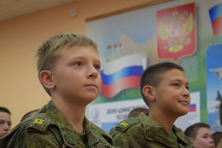 Росгвардейцы провели тематический урок ко Дню солидарности в борьбе с терроризмом в казанской кадетской школе
