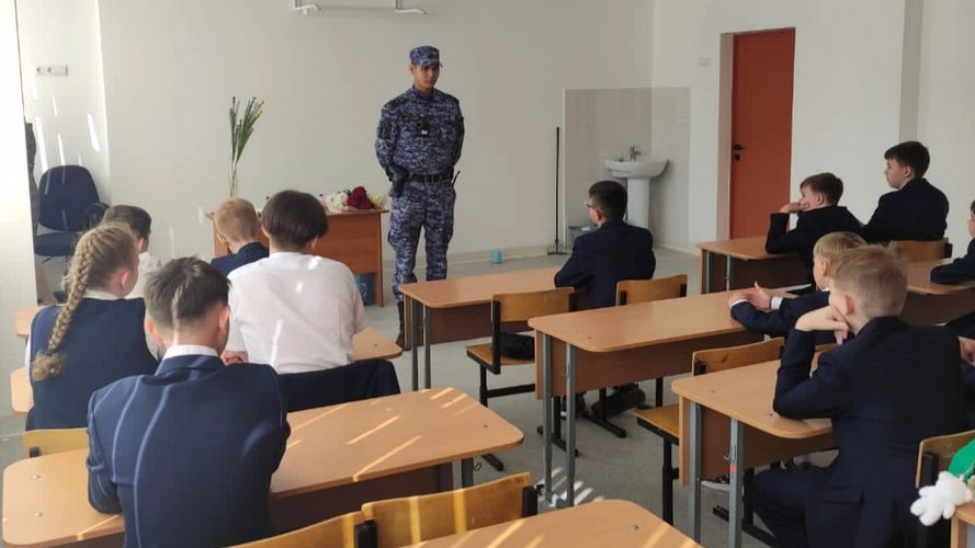 В Татарстане сотрудники вневедомственной охраны Росгвардии приняли участие во Всероссийской акции «Вместе против террора»