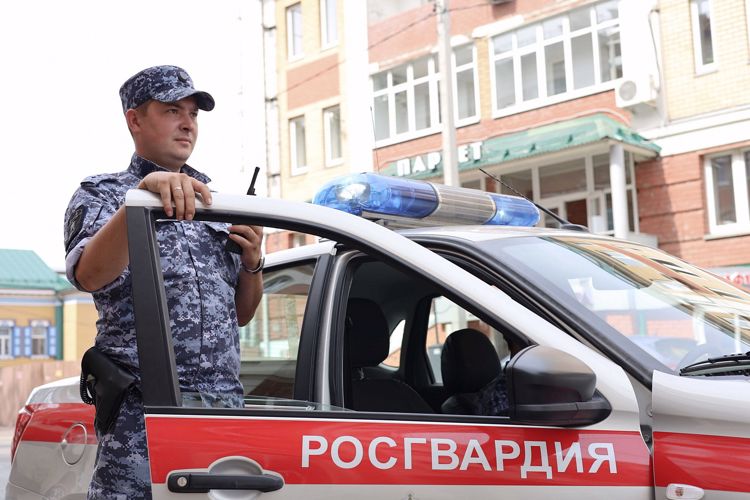 Генерал армии Виктор Золотов поздравил личный состав и ветеранов с Днем создания вневедомственной охран