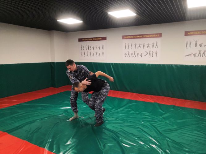 В Казани организовали пресс-туры для журналистов в батальон вневедомственной охраны Росгвардии 