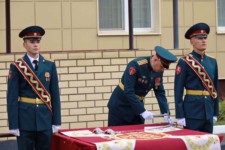 В Казани воинской части Росгвардии вручили Боевое знамя