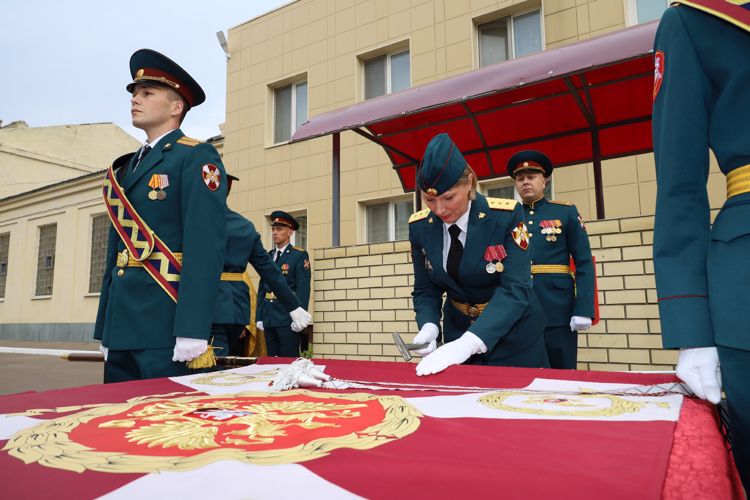 В Казани воинской части Росгвардии вручили Боевое знамя