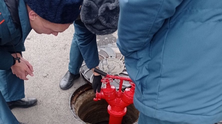 В Казани росгвардейцы совместно с сотрудниками МЧС отработали действия при возникновении пожара