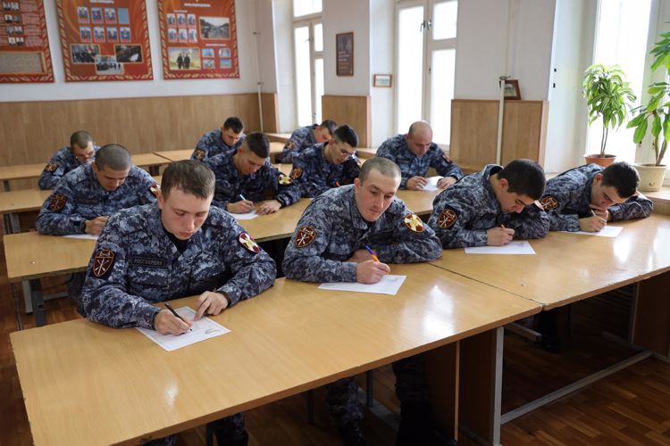 В Татарстане росгвардейцы присоединились к всероссийской ведомственной акции «С любовью к маме»