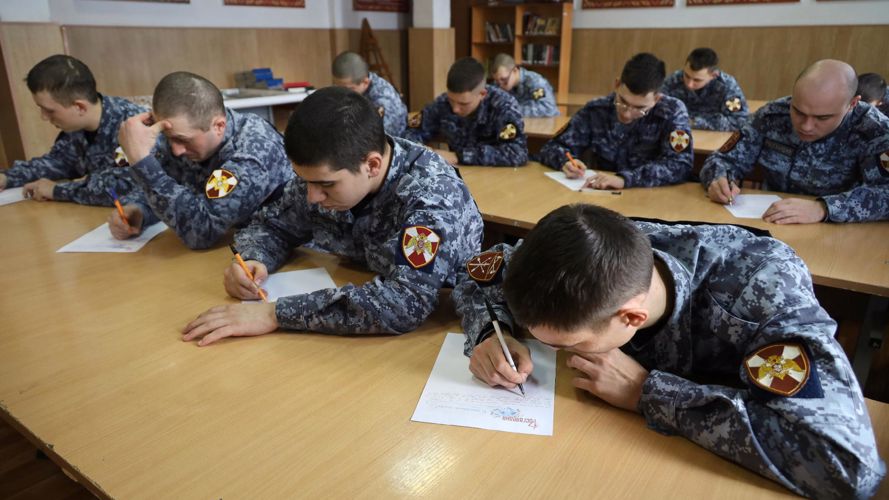В Татарстане росгвардейцы присоединились к всероссийской ведомственной акции «С любовью к маме»