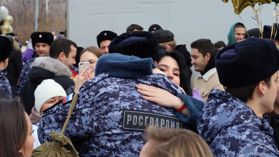 В казанском полку Росгвардии проводили военнослужащих, отслуживших военную службы по призыву