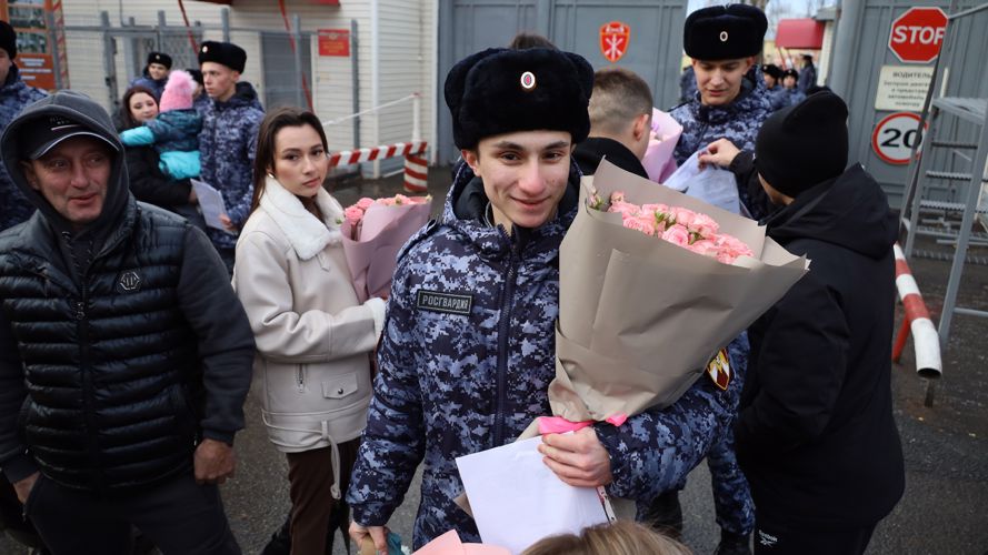 В казанском полку Росгвардии проводили военнослужащих, отслуживших военную службы по призыву