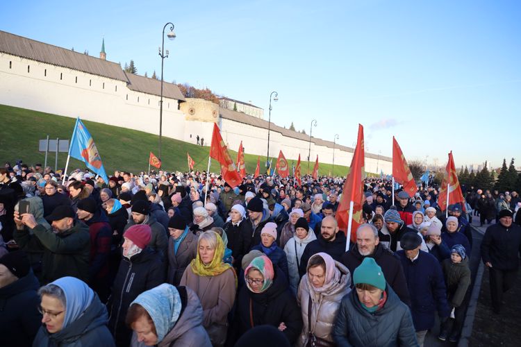В Казани Росгвардия приняла участие в обеспечении безопасности крестного хода
