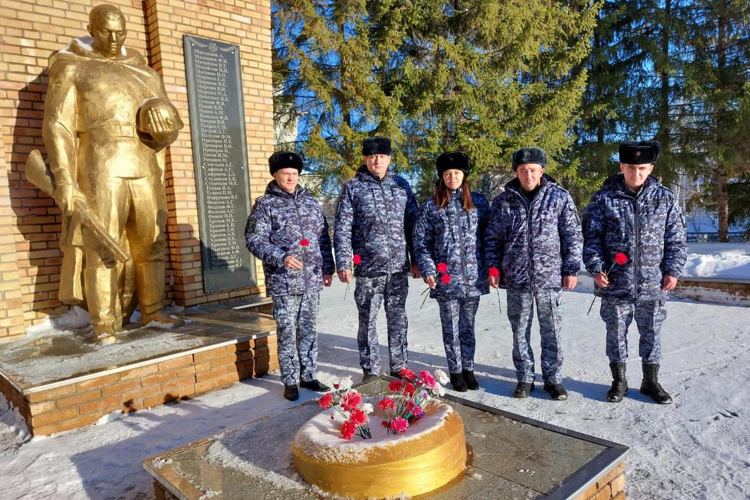 В Татарстане сотрудники и ветераны Росгвардии проводят патриотические акции, приуроченные Дням Неизвестного солдата и Героев Отечества