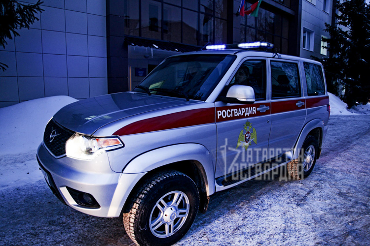 В Нижнекамске сотрудники Росгвардии задержали нетрезвого мужчину, подозреваемого в ножевом ранении знакомого 