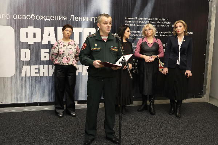 В Казани представитель территориального Управления Росгвардии принял участие в открытии выставки «80 фактов о блокаде Ленинграда»