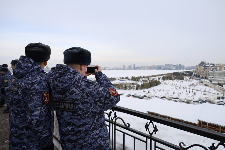 Военнослужащих, участвующих в обеспечении безопасности «Игр будущего», познакомили с историей Казанского кремля
