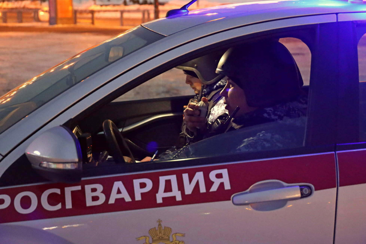 В Альметьевске росгвардейцы задержали жителя Самарской области, подозреваемого в краже из сетевого магазина